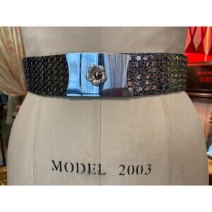 vintage 1980s silver fish scale belt stretch medium metallic 80s fahsion 28 glam